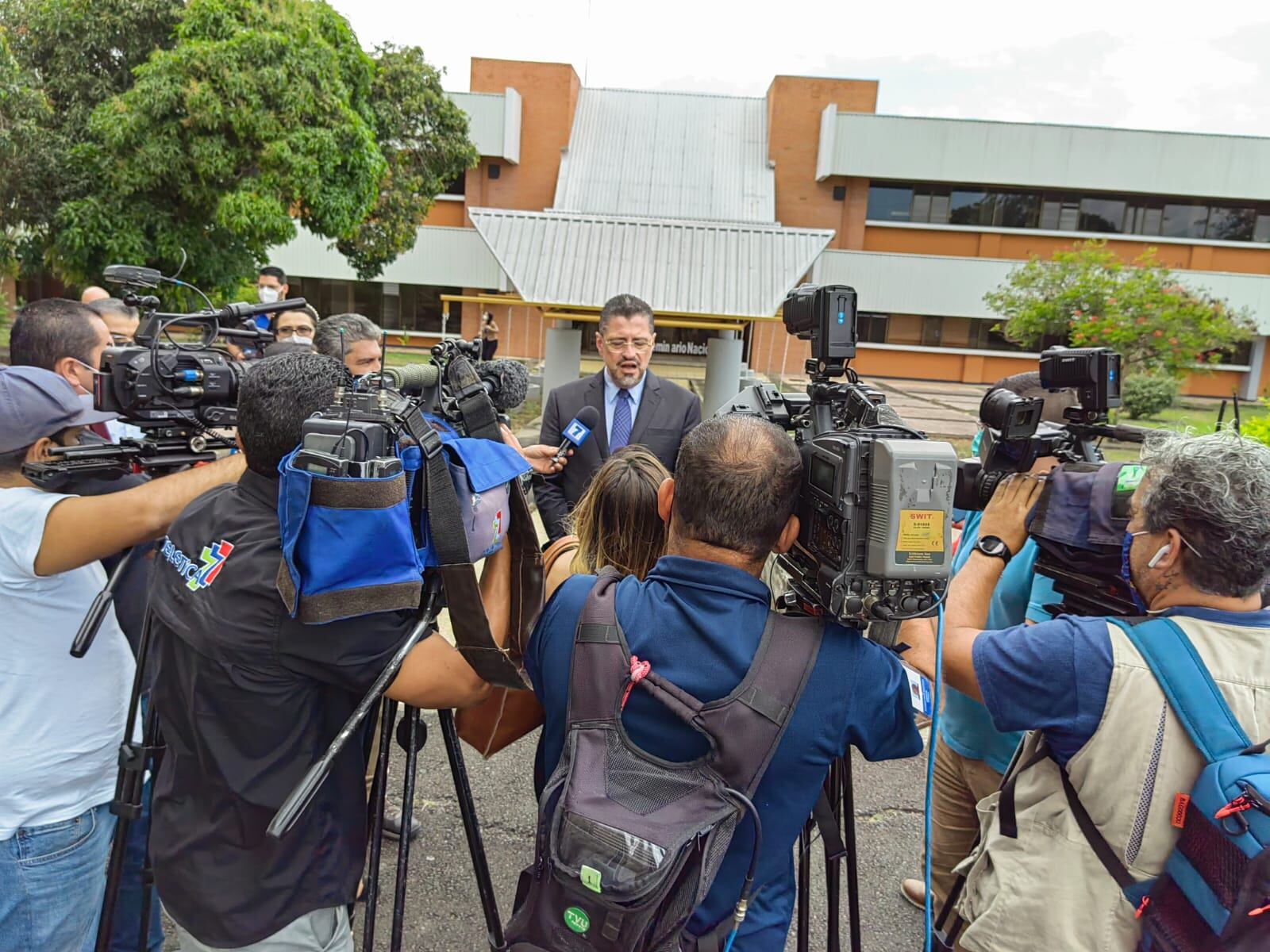 Para los expertos en libertad de prensa y libertad de expresión, Rodrigo Chaves será un presidente que tendrá fuertes problemas con los medios de comunicación