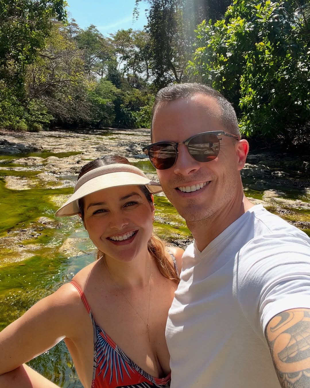 El chef Daniel Vargas y su prometida Shirley Álvarez derrocharon amor en un paraíso.