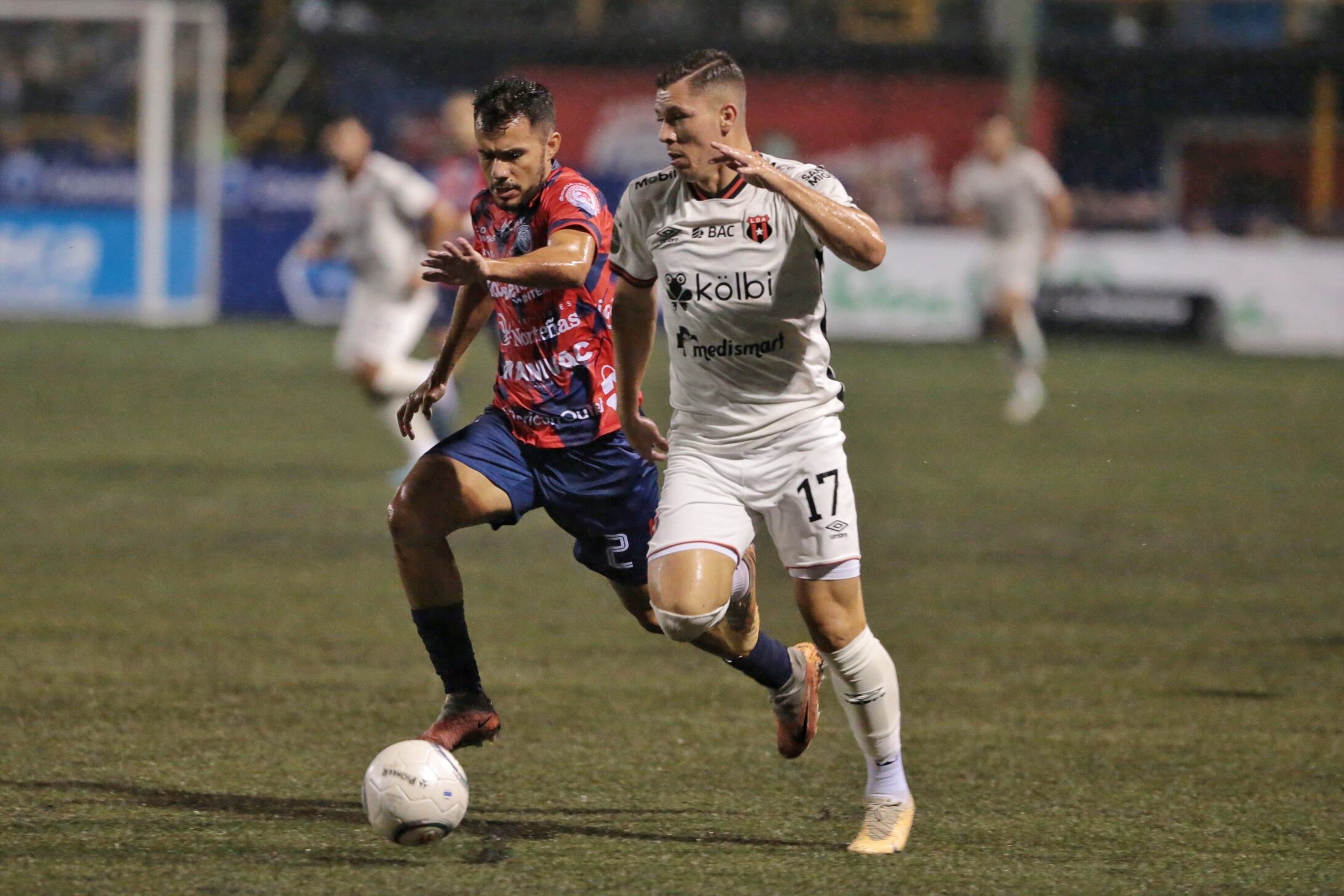 25/01/2024/ Juego entre AD San Carlos vs Liga Deportiva Alajuelense por la jornada 4 del torneo clausura de la copa Promerica en el estadio Carlos Ugalde de Ciudad Quesada / Foto John Durán