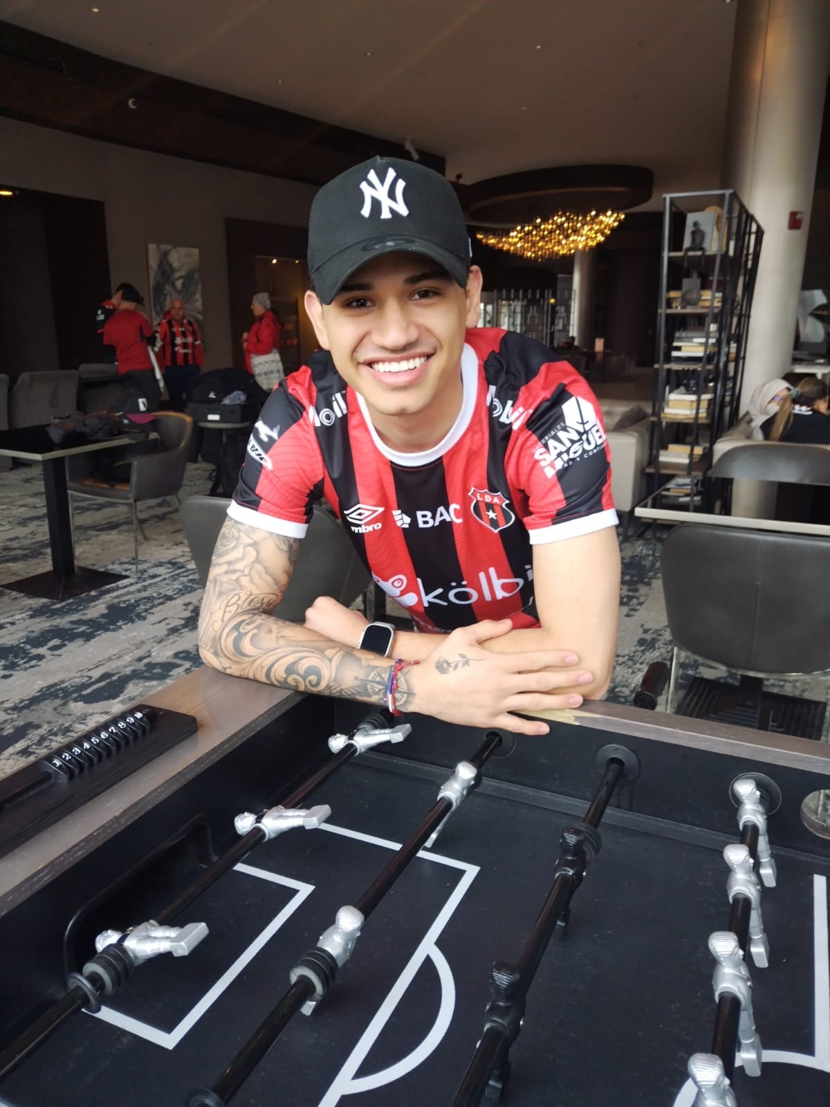 Juan Manuel Monge Gómez de 24 años, barbero tico que la pulsea en Estados Unidos y que sobrevivió a un accidente