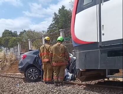 La mujer que falleció, al parecer, viajaba en el asiento del acompañante. Foto Yamba Radio.