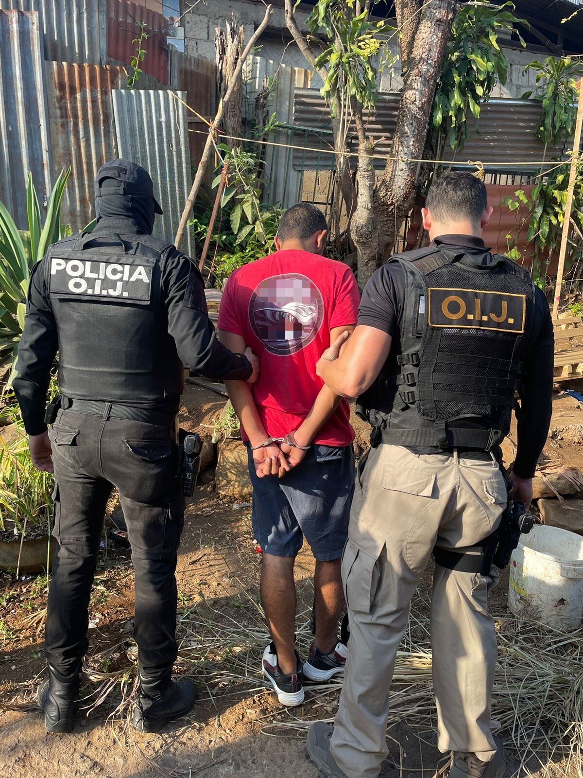 detenidos sospechosos de vender droga en un búnker