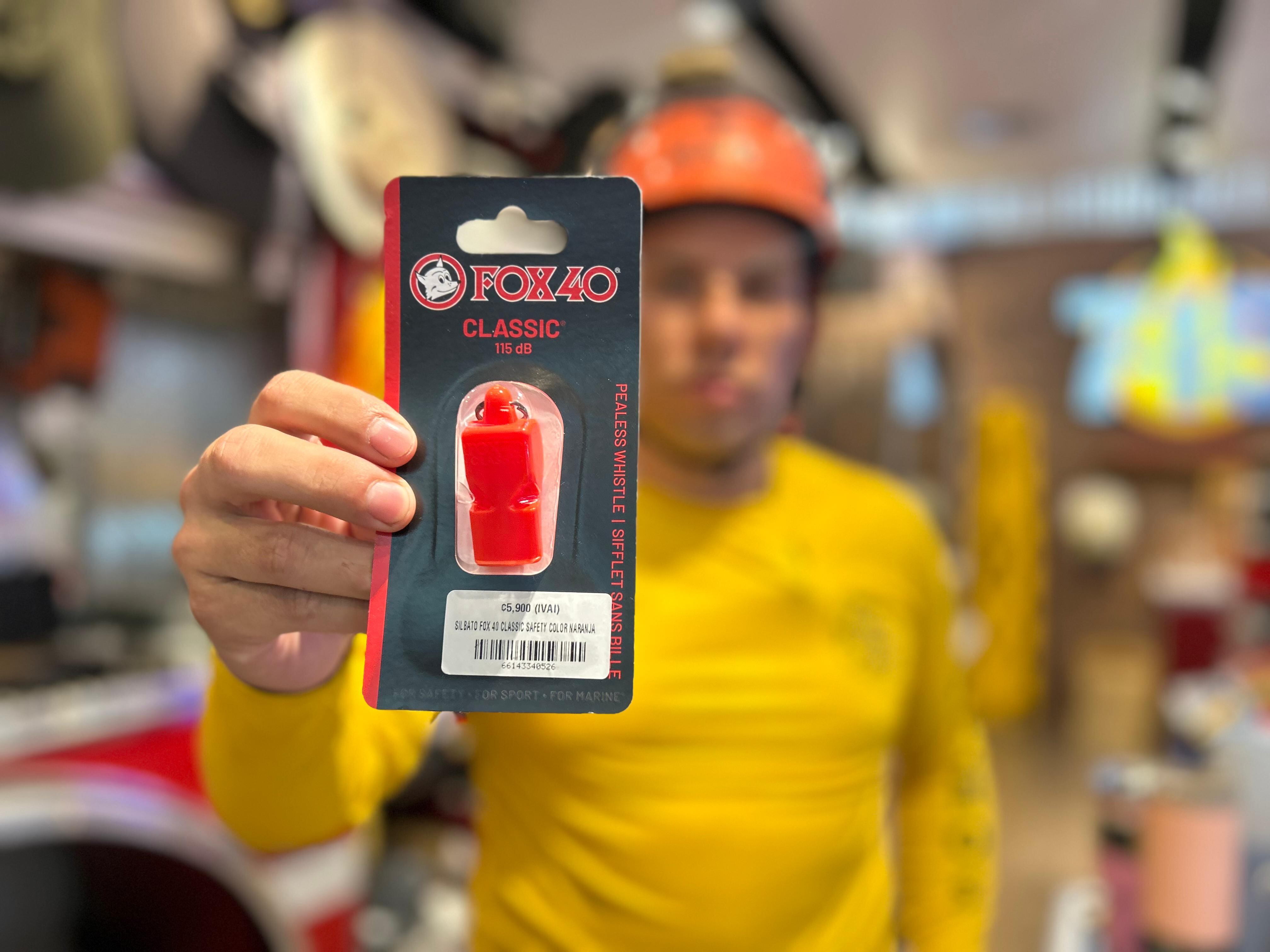 Hacer senderismo o aventurarse en una caminata en la montaña, un bosque o un parque nacional es una experiencia que cada día gusta más, pero también puede tener riesgos como el perderse, según confirma José Pablo Almanza Meneses, bombero con 11 años de experiencia y miembro de la unidad operativa de cavernas y montañas del Cuerpo de Bomberos de Costa Rica.