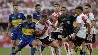 Así se vive un Boca-River en Costa Rica: pasión, fútbol y ayuda social de sus aficiones
