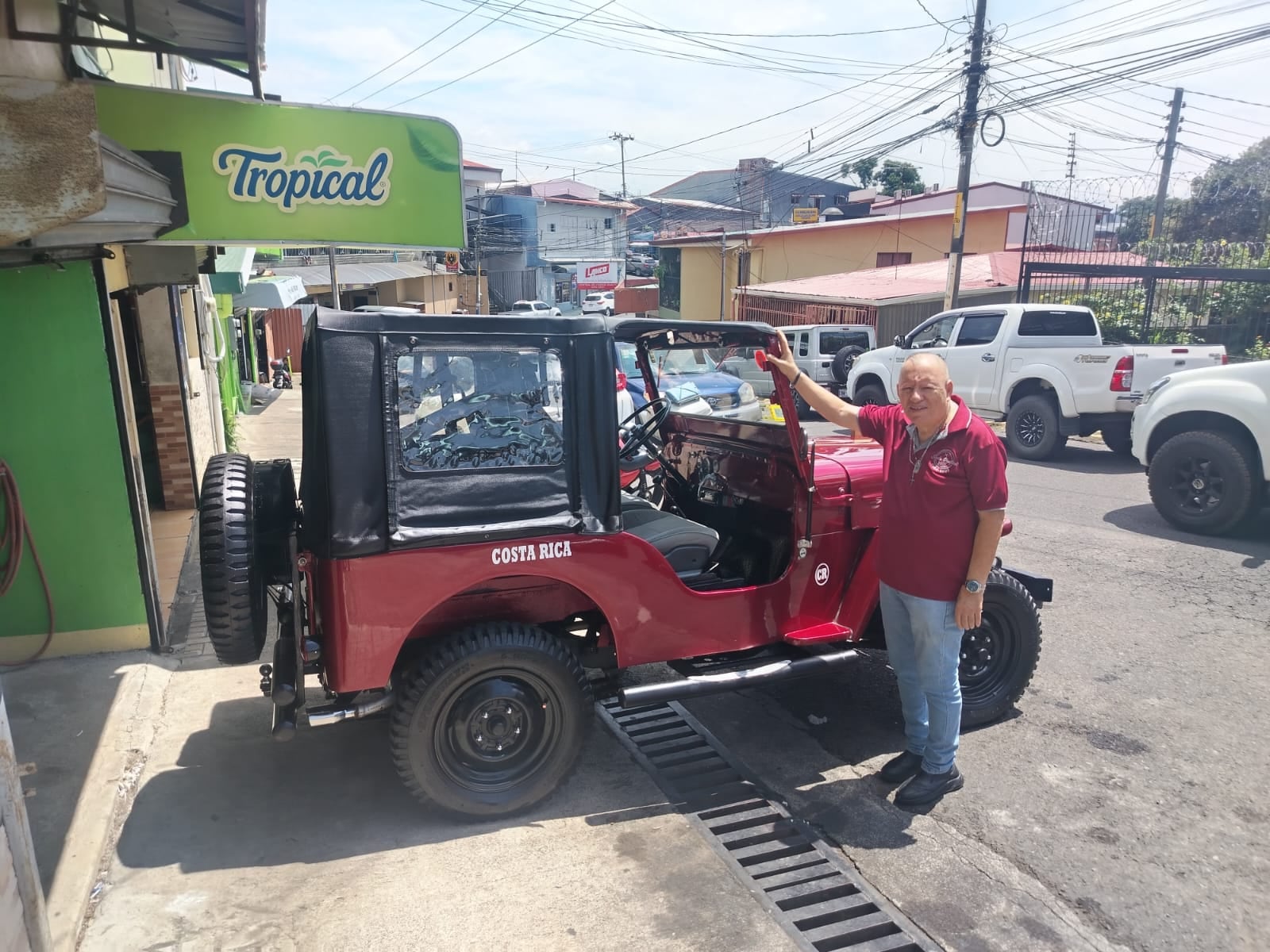 El carro lo tienen en Sarchí.