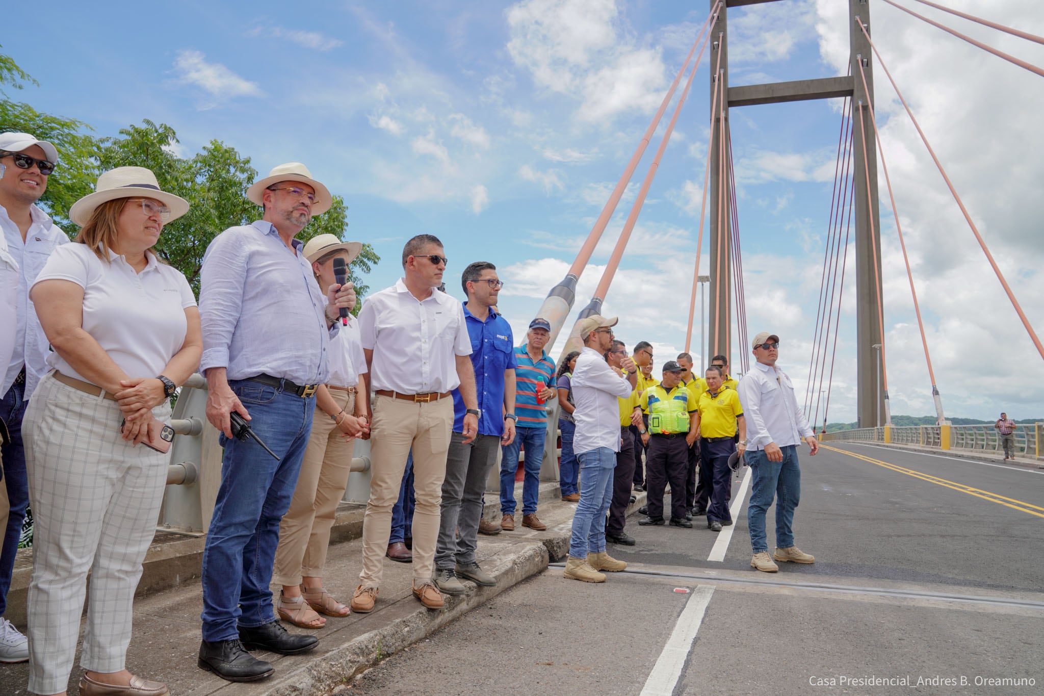 El presidente Rodrigo Chaves no se aguantó las ganas y se mandó valiente con un "grito" guanacasteco.