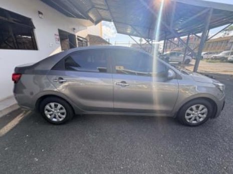 Carro marca Kia