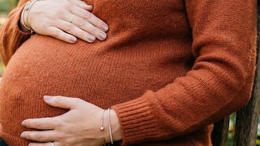 Embarazada lucha por su vida tras brutal golpiza en Alajuela