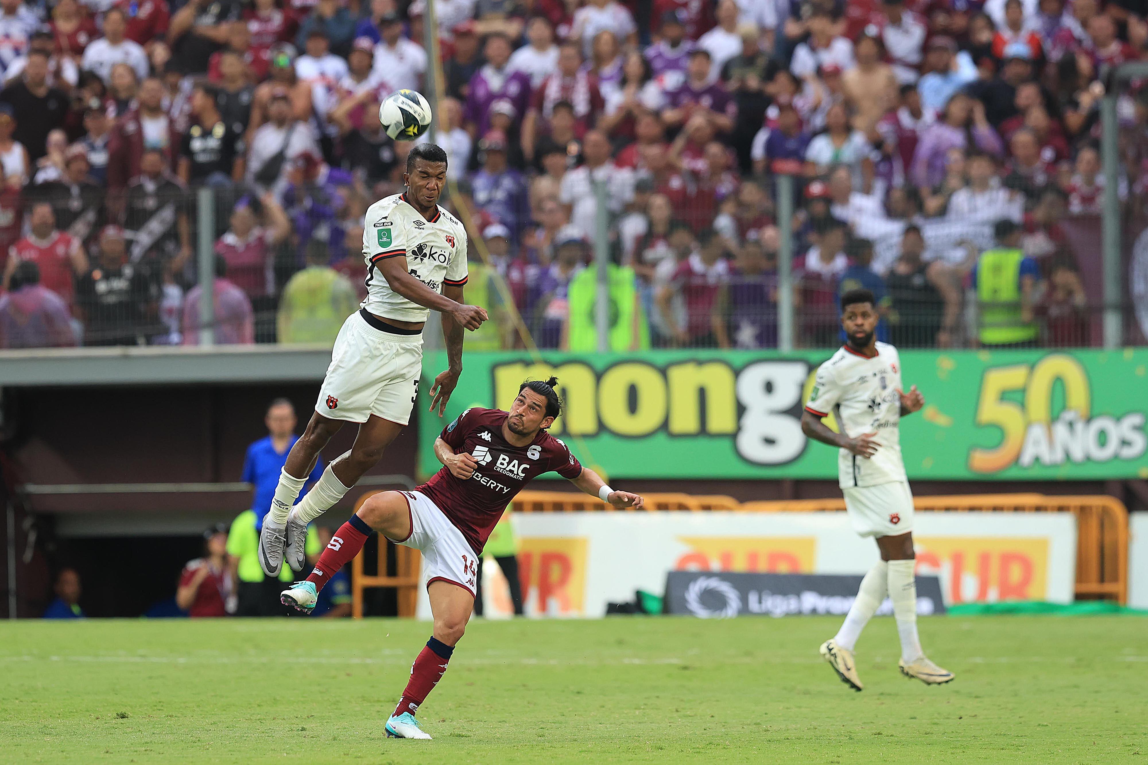 26/05/2024 Estadio Ricardo Saprissa, Tibás. El Deportivo Saprissa recibió a la Liga Deportiva Alajuelense, en el partido de vuelta de la Final de la Segunda Fase del Torneo de Clausura de la Copa Promérica 2024. Foto: Rafael Pacheco Granados