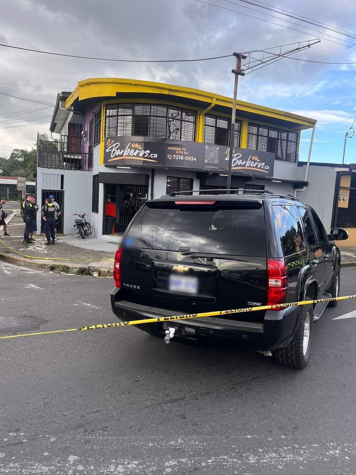 Dos pistoleros llegaron a una barbería en Gravilias de Desamparados, San José en la que provocaron una ráfaga de balas. Foto: Cortesía para La Teja