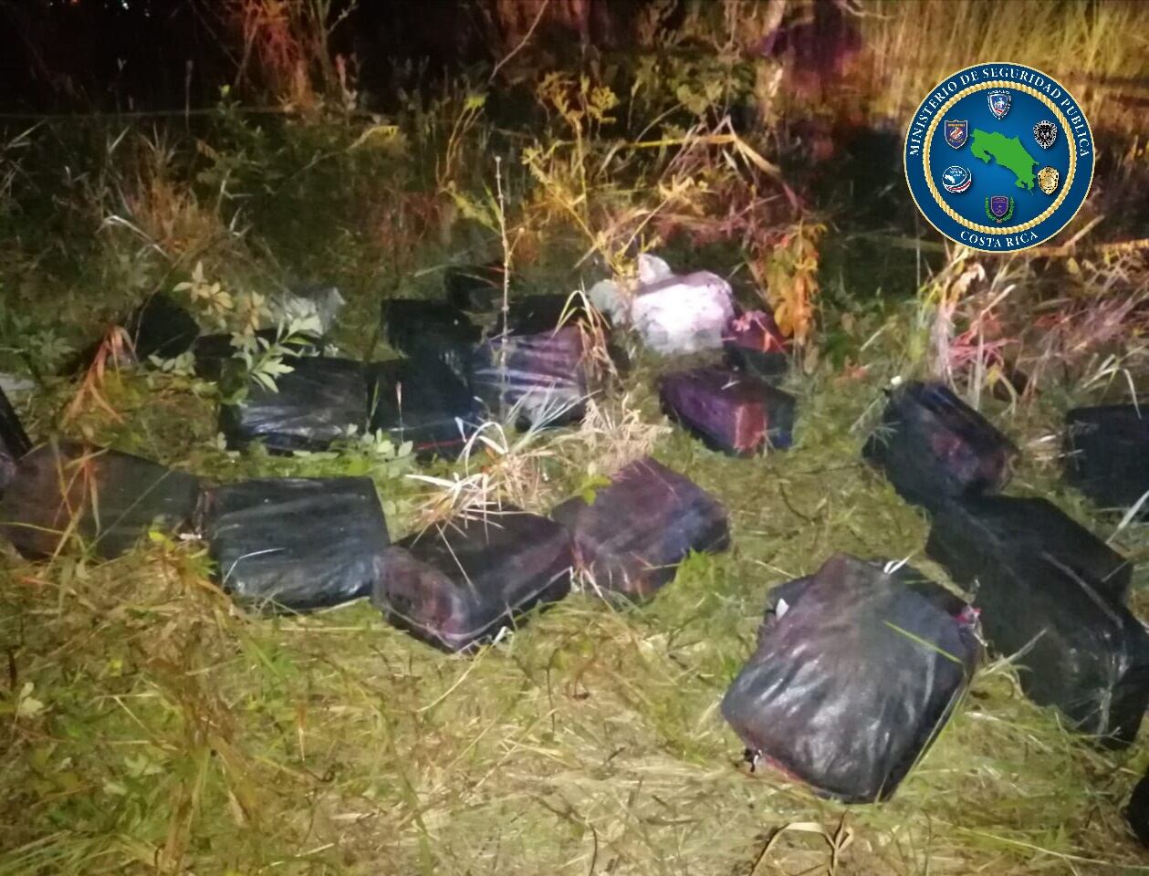 Decomisan 2085 paquetes con cocaína en Moín de Limón. Foto MSP.