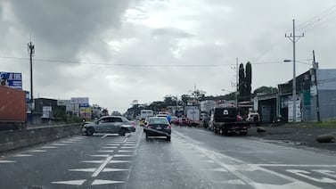 Tragedia en Guápiles: una persona muere tras choque entre vehículo y dos motocicletas