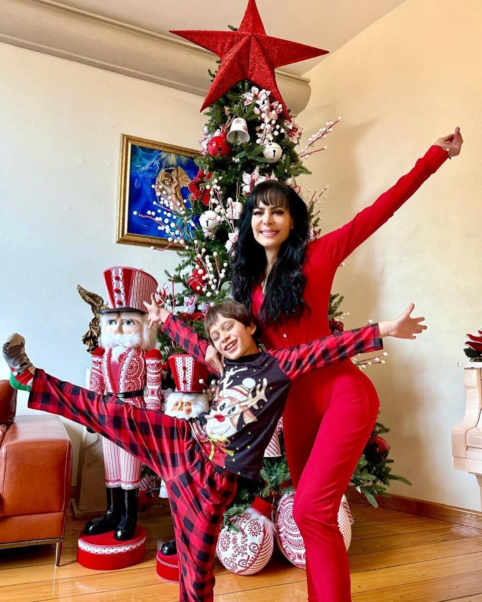 Maribel Guardia y su nieto le dieron la bienvenida a la Navidad