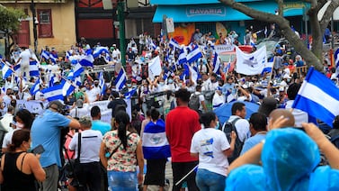 Nicaragüenses en Costa Rica reaccionan a anuncio de Ortega sobre el fin de las elecciones