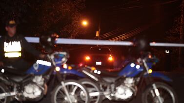 Dos hombres presenciaron el asesinato a balazos del conductor del carro en el que viajaban