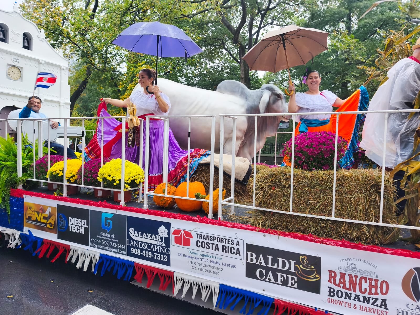 Costa Rica llevó un pedacito de su corazón hasta la emblemática Quinta Avenida de Nueva York este domingo 11 de octubre, durante el Desfile de la Hispanidad 2026, una oportunidad para mostrarle al mundo la riqueza de nuestras tradiciones y el orgullo de ser ticos.
