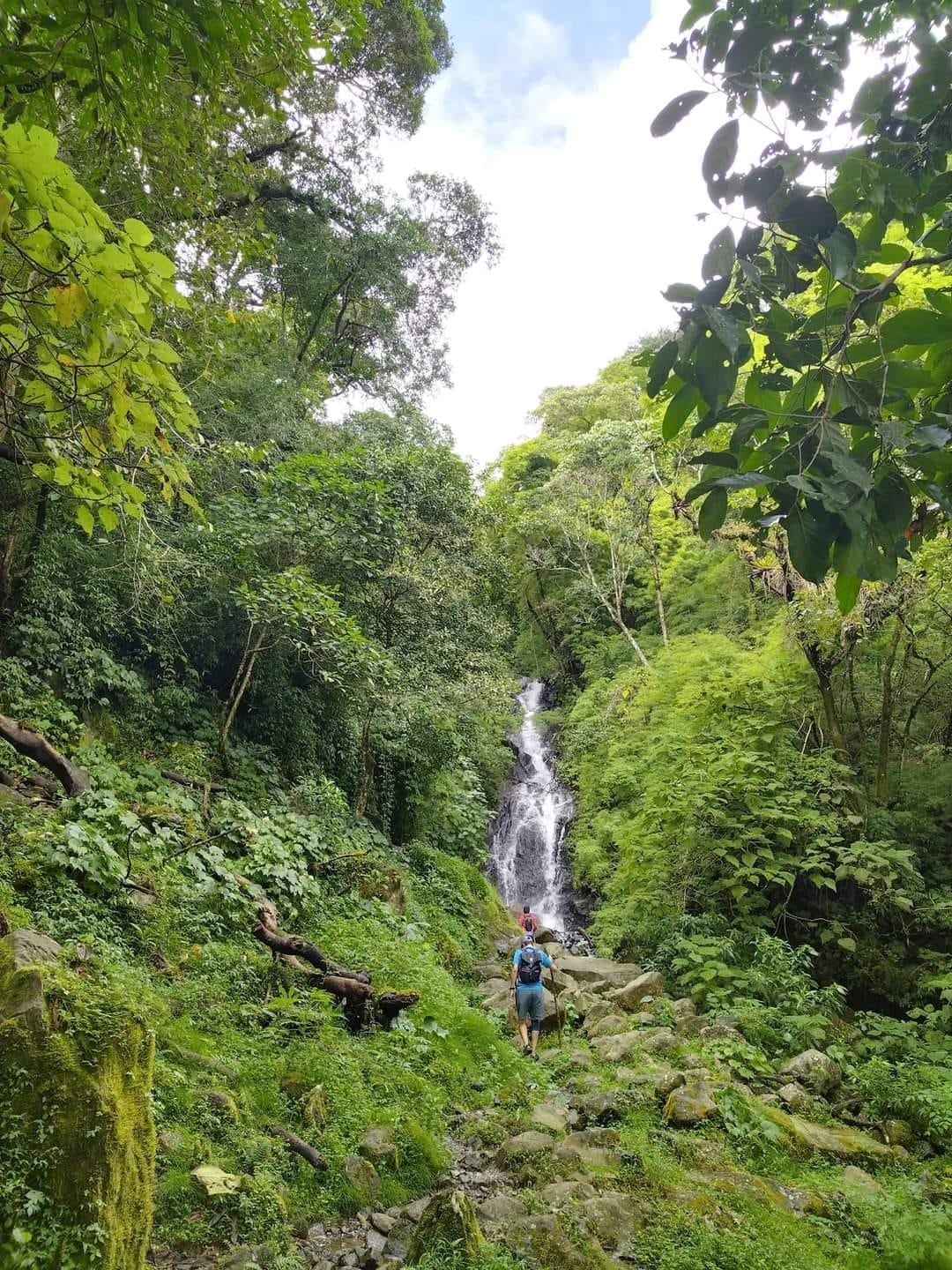 Una caminata relajada le permitirá adentrarse en los terosos de las montañas de Escazú.