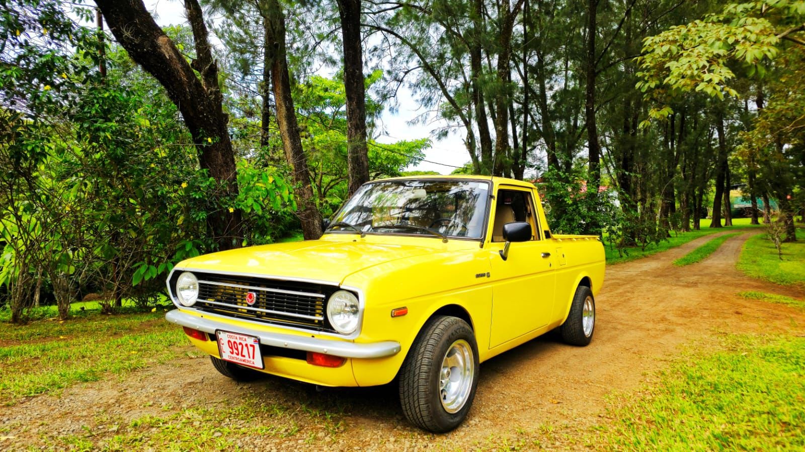 Manuel Alvarado y su Toyota 1000.