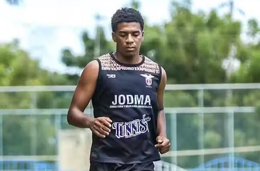 Muere el futbolista Maicol Valencia tras ataque armado en un hotel de Ecuador.