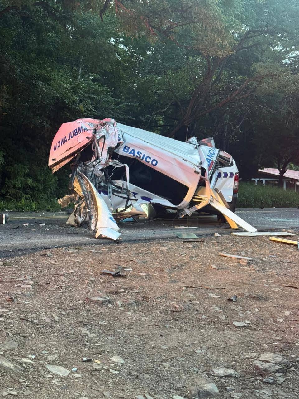 Choque múltiple en Abangares deja un hombr fallecido.