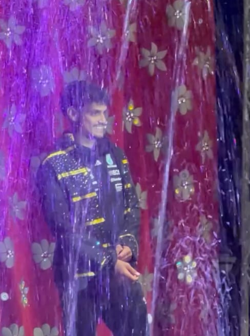 Yeltsin Tejeda, lo dio todo en el circo.