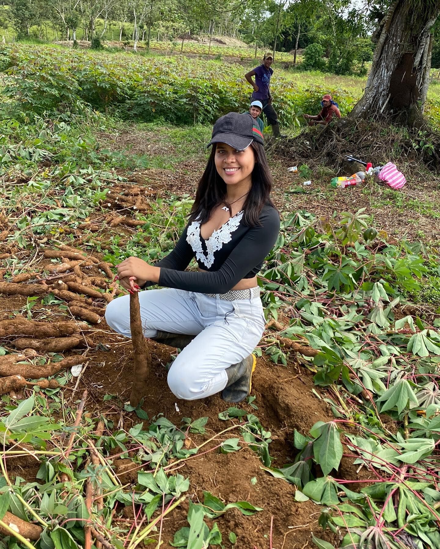 Jaqueling Libeth Florez Ruiz es nicaragüense y en redes sociales es muy vista como "De aventuras con Jaqui"