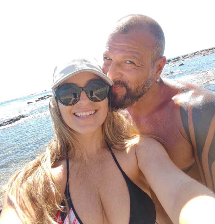 Actor Pablo Rodríguez y su novia la presentadora Viviana Calderón.