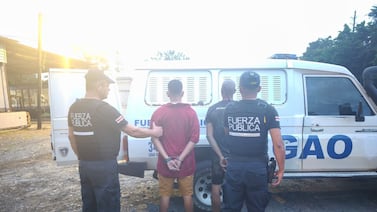 Policía rescata a familia que fue amordazada por asaltantes dentro de su propia casa