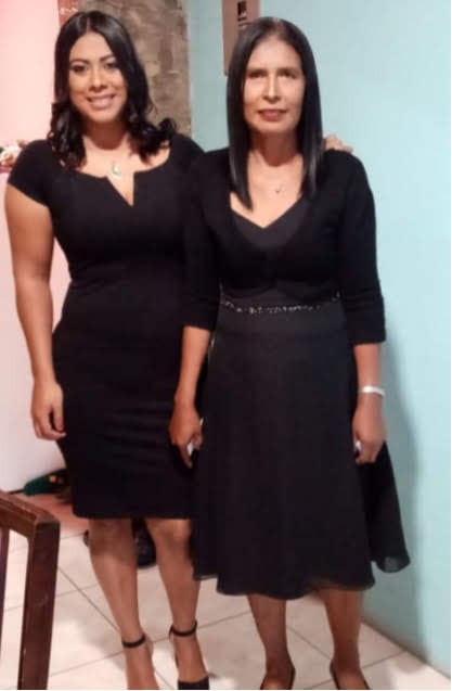 Lilliam Torrentes Estrada dejó toda su vida en La Cruz, Guanacaste, hace 23 años, en busca de un mejor futuro económico en San José. A mediados del pasado mes de marzo regresó a ese cantón guanacasteco con el título universitario bajo el hombro y trabajo fijo