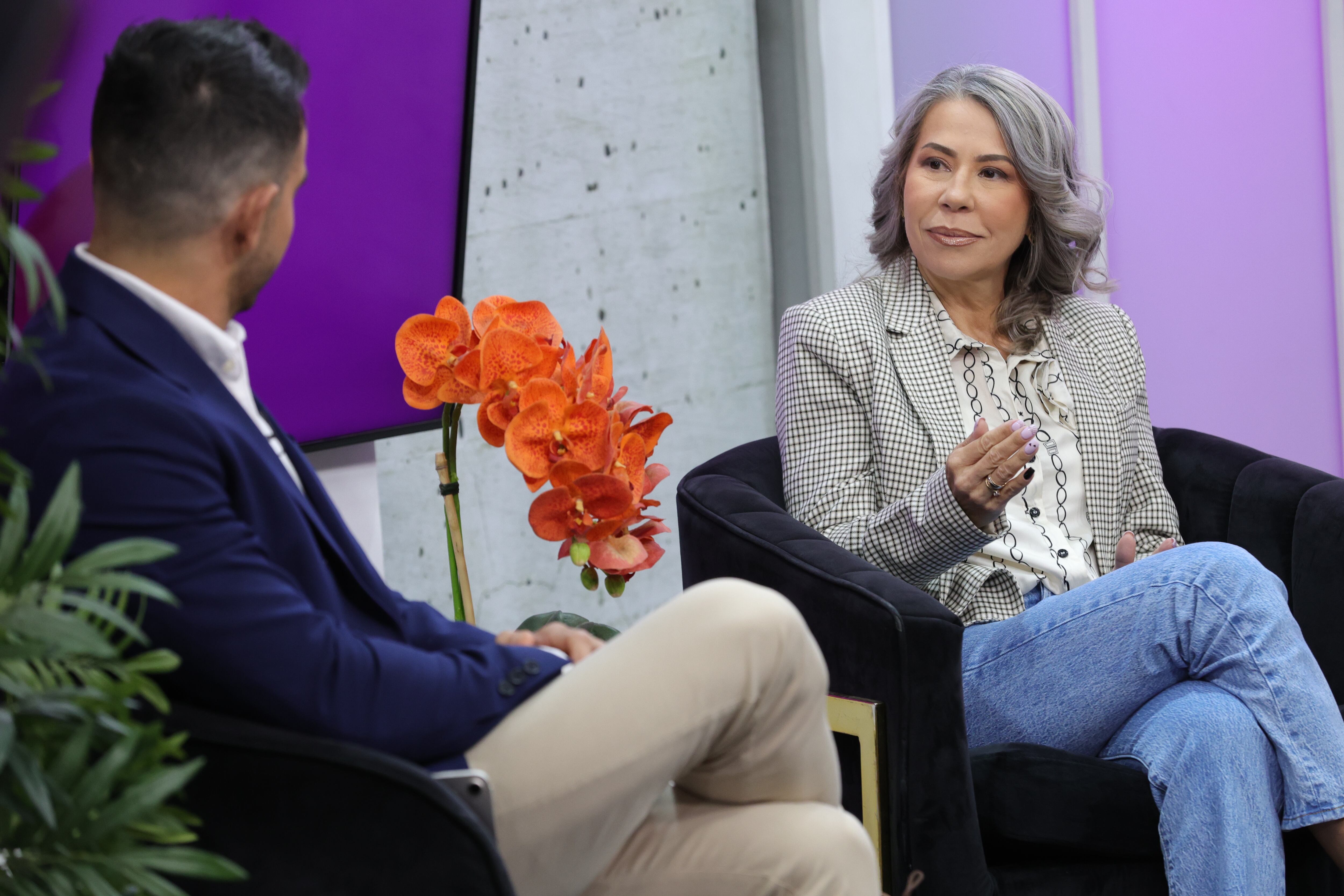 Fotos de Kattya Granados mamá Mamá de Keylin Sanchez durante programa en Canal 8 / foto John Durán