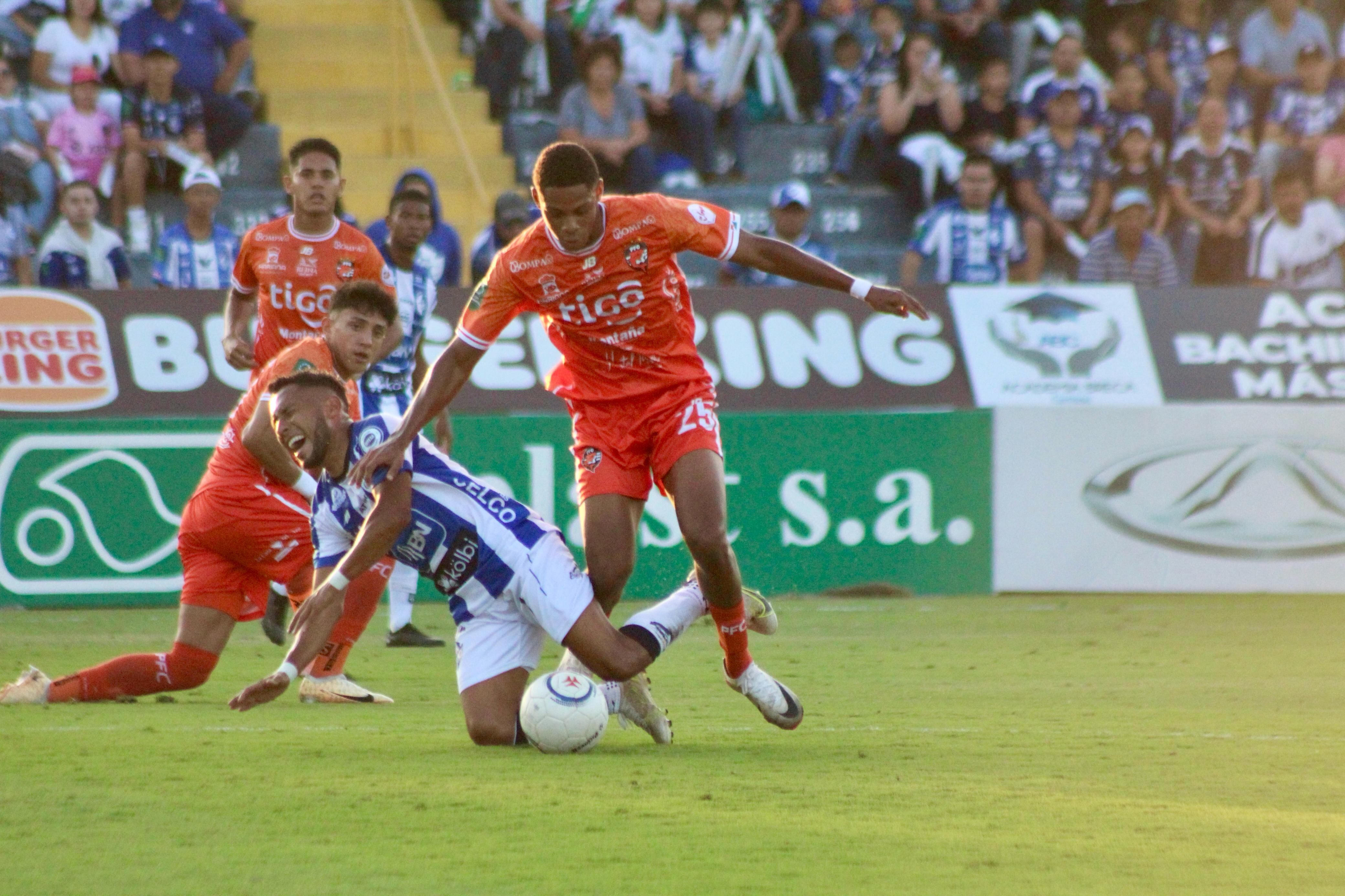 Cartaginés sigue sufriendo gracias a la falta de definición.