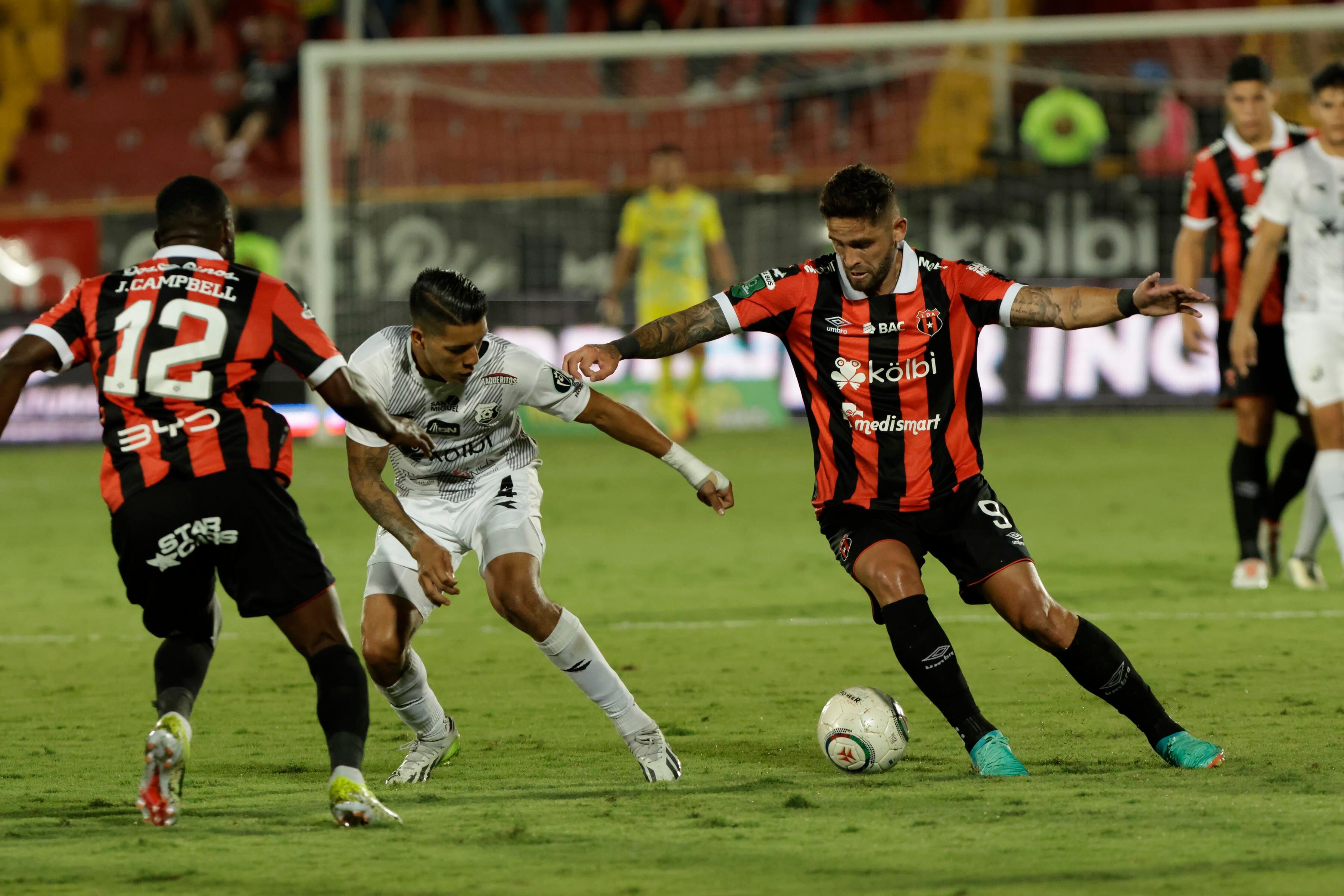 24/02/2024. Estadio Alejandro Morera Soto, Alajuela. Hora: 06:00 p.m. Partido de la Jornada 9 del Torneo de Clausura 2024 disputado entre la Liga Deportiva Alajuelense (LDA) y el Club Sport Herediano en el Estadio Alejandro Morera Soto de Alajuela. Fotos: Mayela López