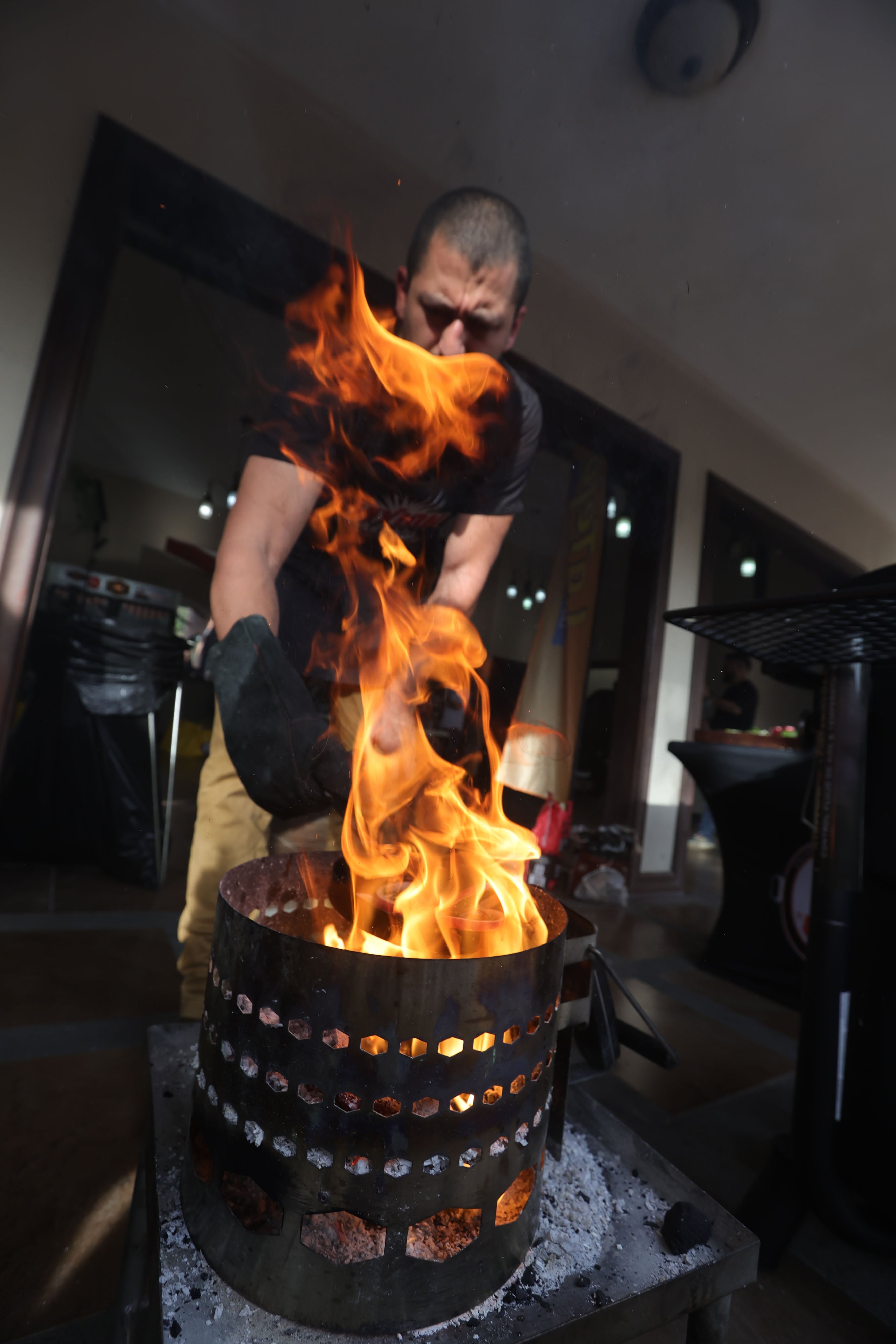 Guerra de Parrillas, reality show de La Teja 2