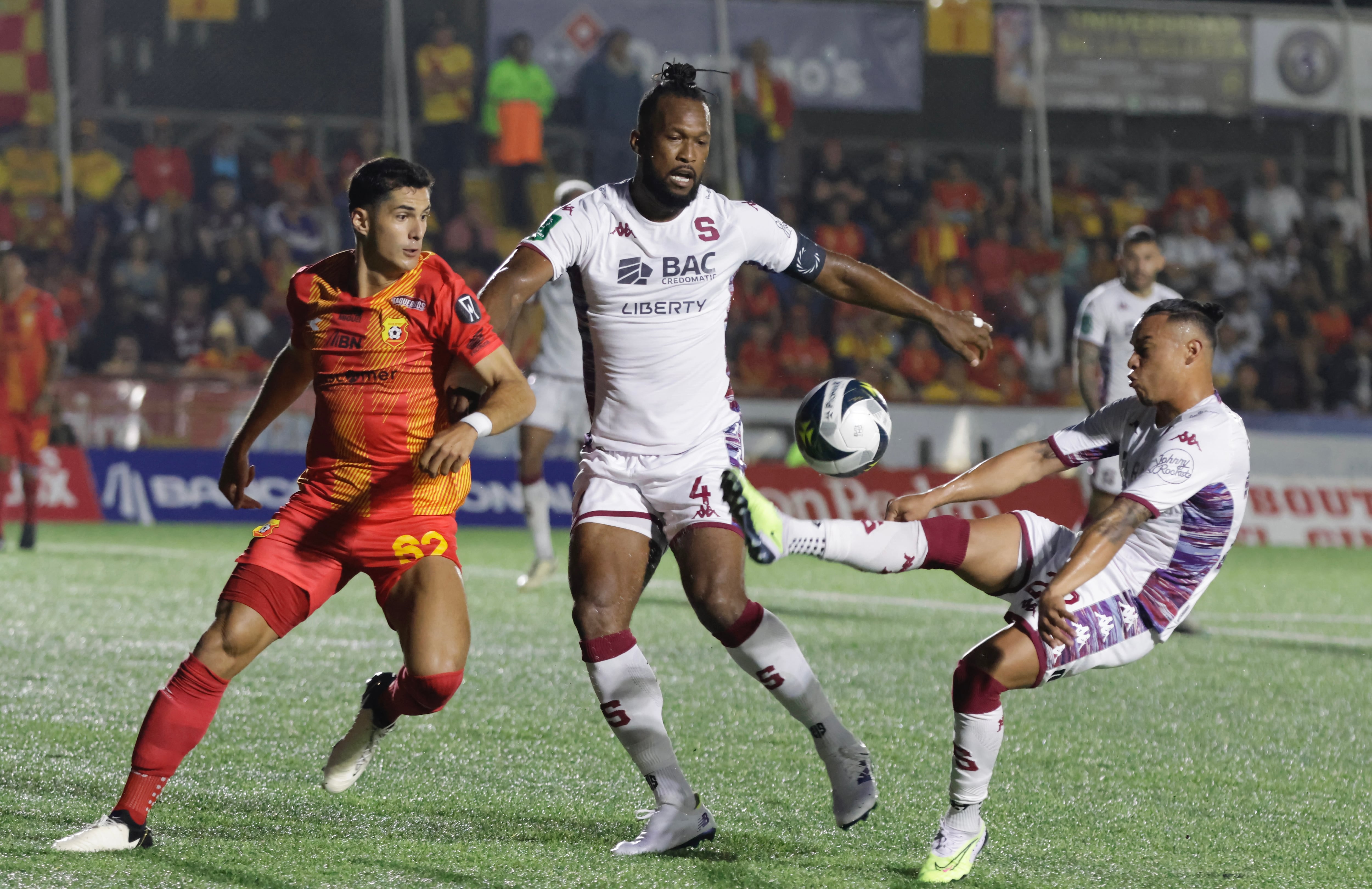 11/08/2024, Heredia, Estadio Carlos Alvarado, partido de la jornada 5 del torneo de clausura 2024 entre el Club Sport Herediano y el Deportivo Saprissa.