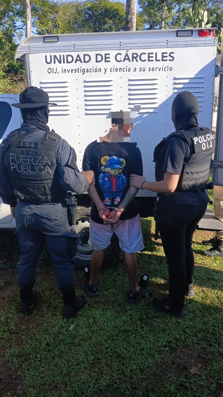 Los tres sospechosos fueron detenidos en La Herediana de Siquirres. Foto OIJ.