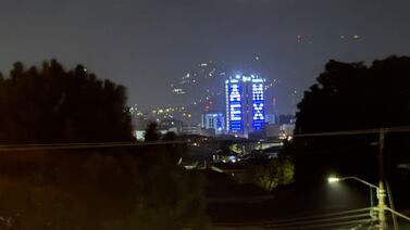 Gigantes letras en el Banco Nacional llamaron la atención, ¿de qué se trata?