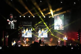 Costarricense impone el “pura vida mae” en una de las bandas más pegadas del mundo