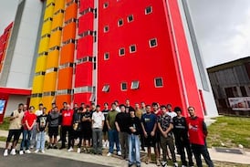 Padre Sergio Valverde lloró al recibir a los primeros jóvenes en la Torre Espíritu Santo I