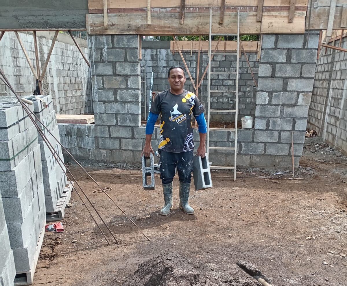 Eliécer Ortiz Morales denuncia que no lo dejaron ser policía porque le faltan dos dedos