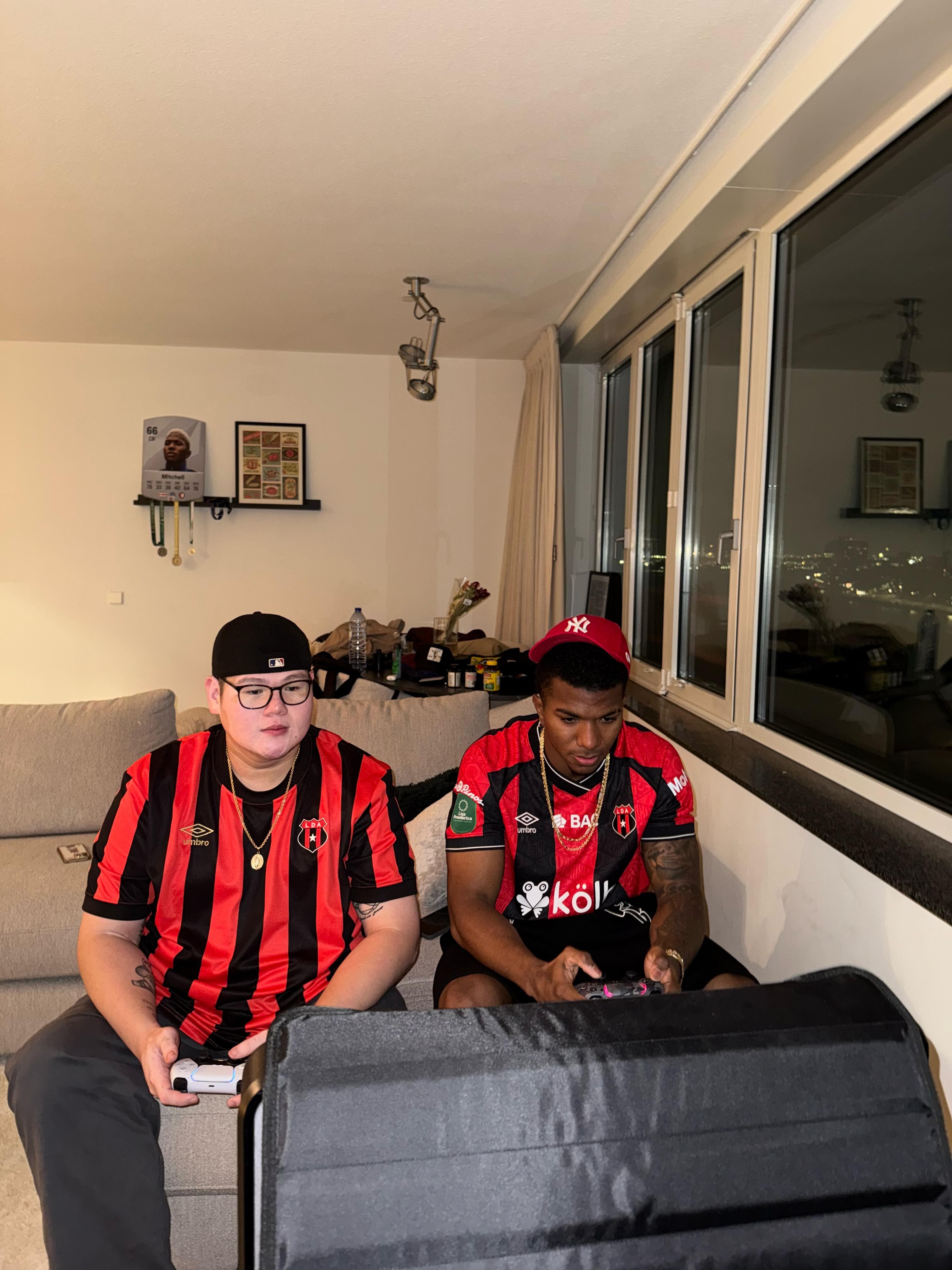 रुबान अल्फ्रोने जिलँड मिशेलशी एक सुंदर मैत्री सामायिक केली आहे. सौजन्य रुबान अल्फारो.