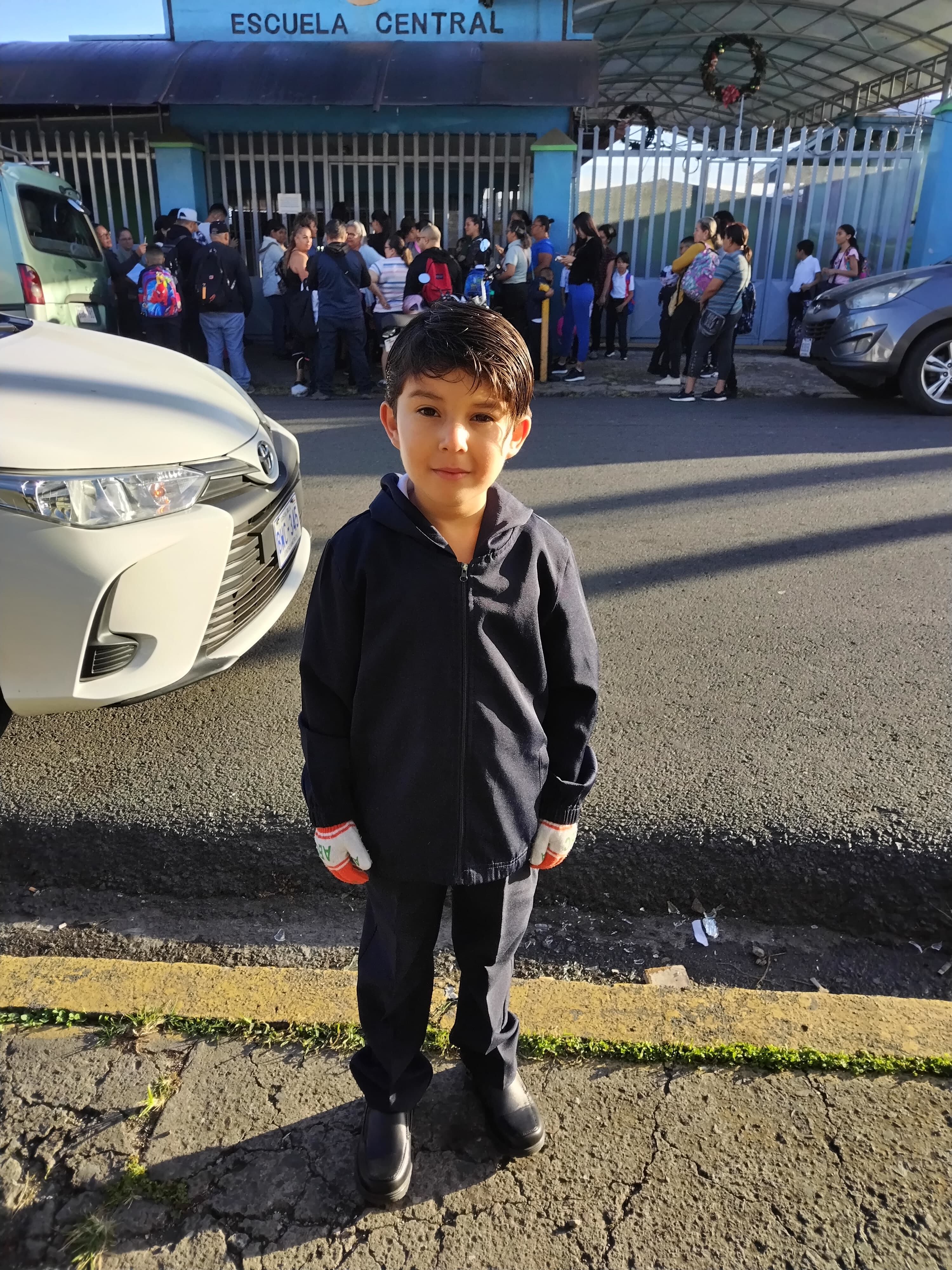 Josafat entró a primer grado en la escuela central de San Sebastián este 5 de febrero del 2025