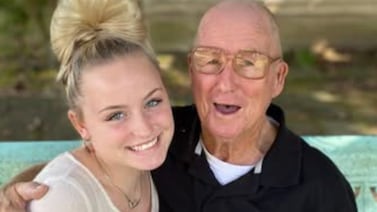 La emotiva petición de una nieta para que su abuelo de 86 años pueda jubilarse y dejar de trabajar en un supermercado