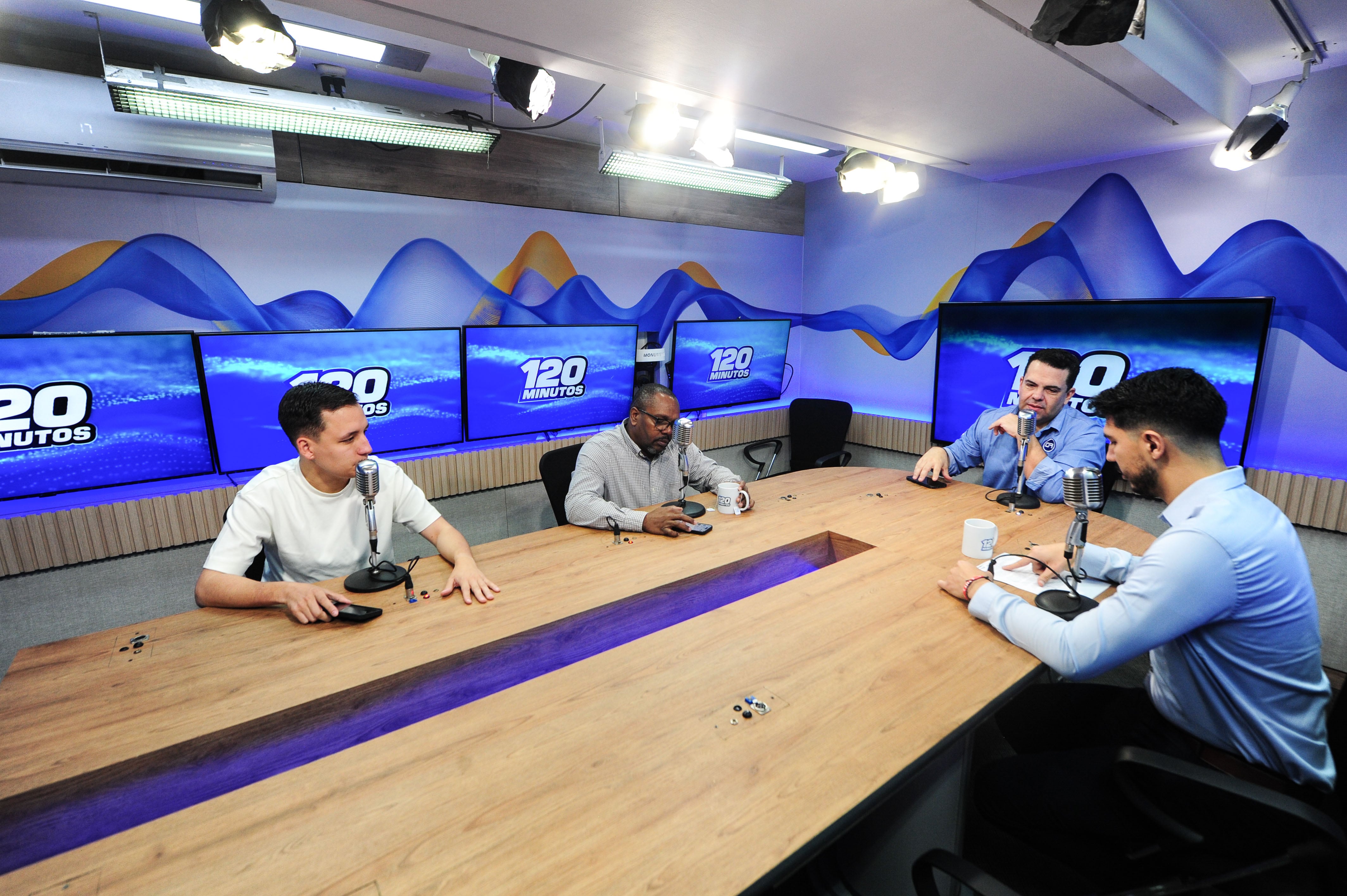 क्रीडा कार्यक्रम 120 मिनिटे Repretel.