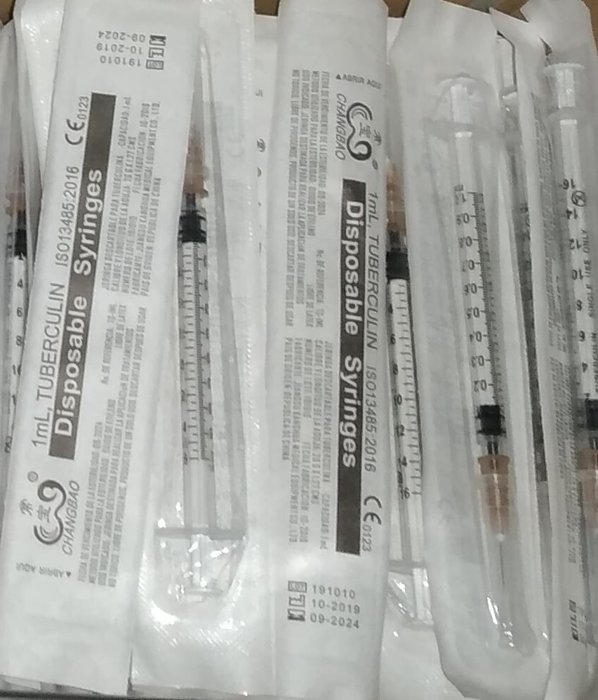 Costa Rica tiró a la basura 9.626 dosis de la vacuna contra el covid-19 porque, de acuerdo a las recomendaciones de Pfizer y Biontech, se estaba usando una aguja muy gruesa.