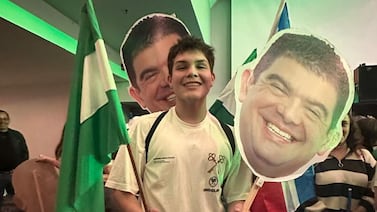 Joven votante destaca sinceridad de Álvaro Ramos en su primer año en las urnas