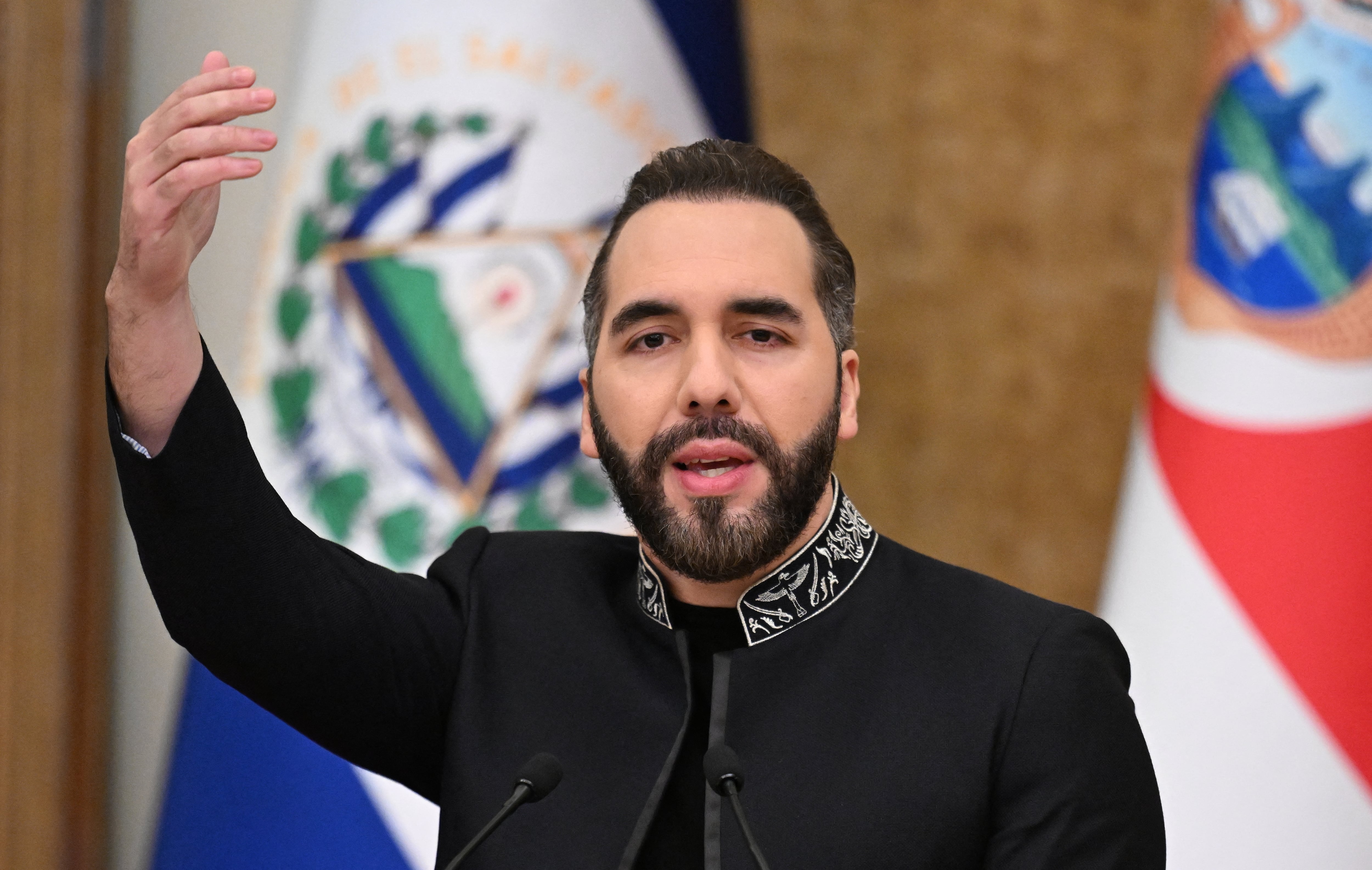Bukele, aclaró que unos 10.000 detenidos serán evaluados para una posible liberación anticipada, aunque descartó incluir a miembros de pandillas.