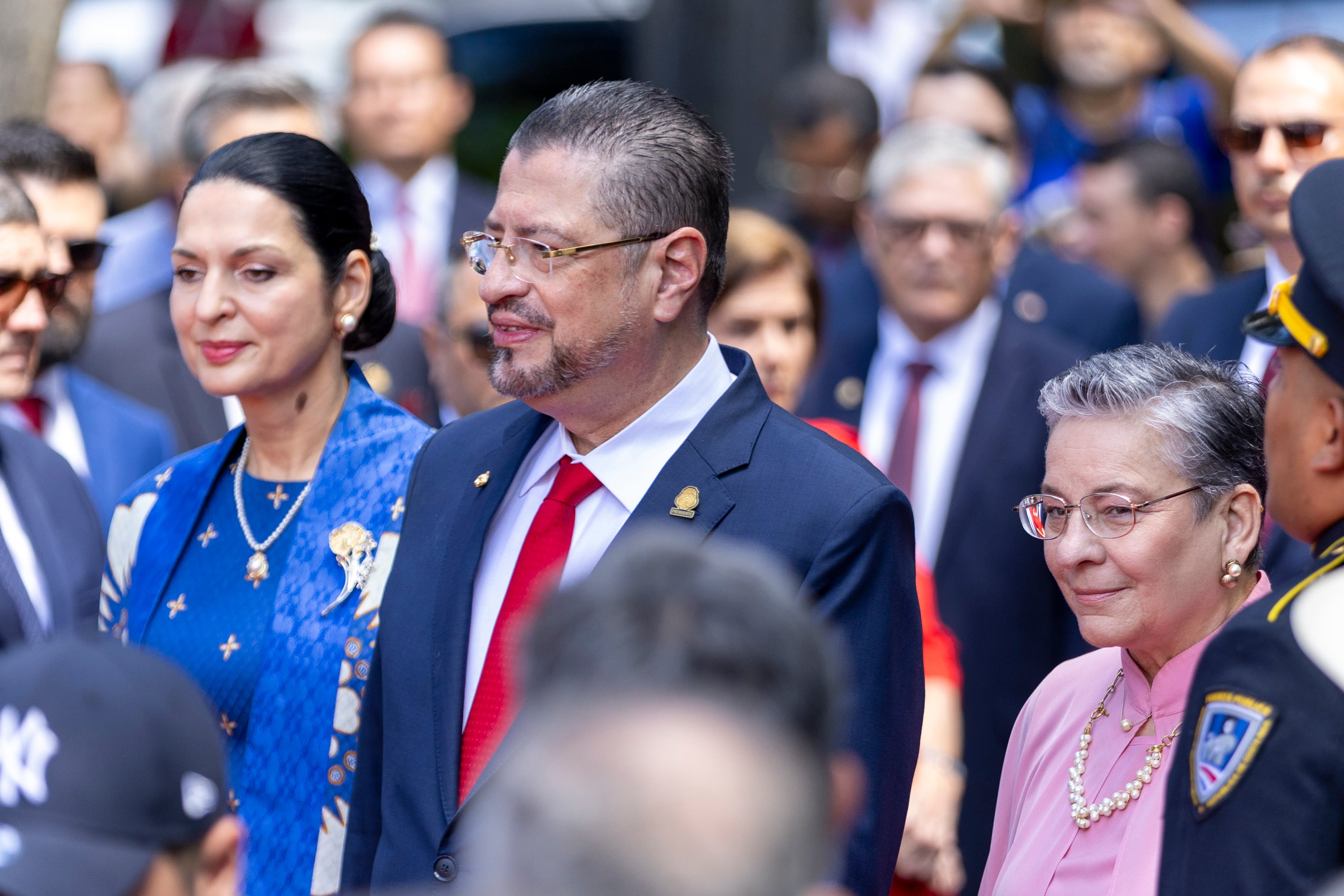 15/09/2024, San José, Paruqe Nacional y Avenida Segunda, celebración del acto cívico de los 203 años de independencia y el desfile de las bandas de las escuelas y colegios de San José, en el acto cívico estuvo el presidente de la república Rodrigo Chaves junto a la primera dama Signe Zeikate, y el alcalde de San José, Luis Diego Miranda, tambien ministros y diputados junto a varios diplomaticos.