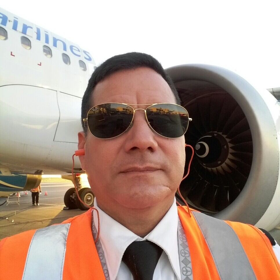 Tirso Canales, piloto, ovnis