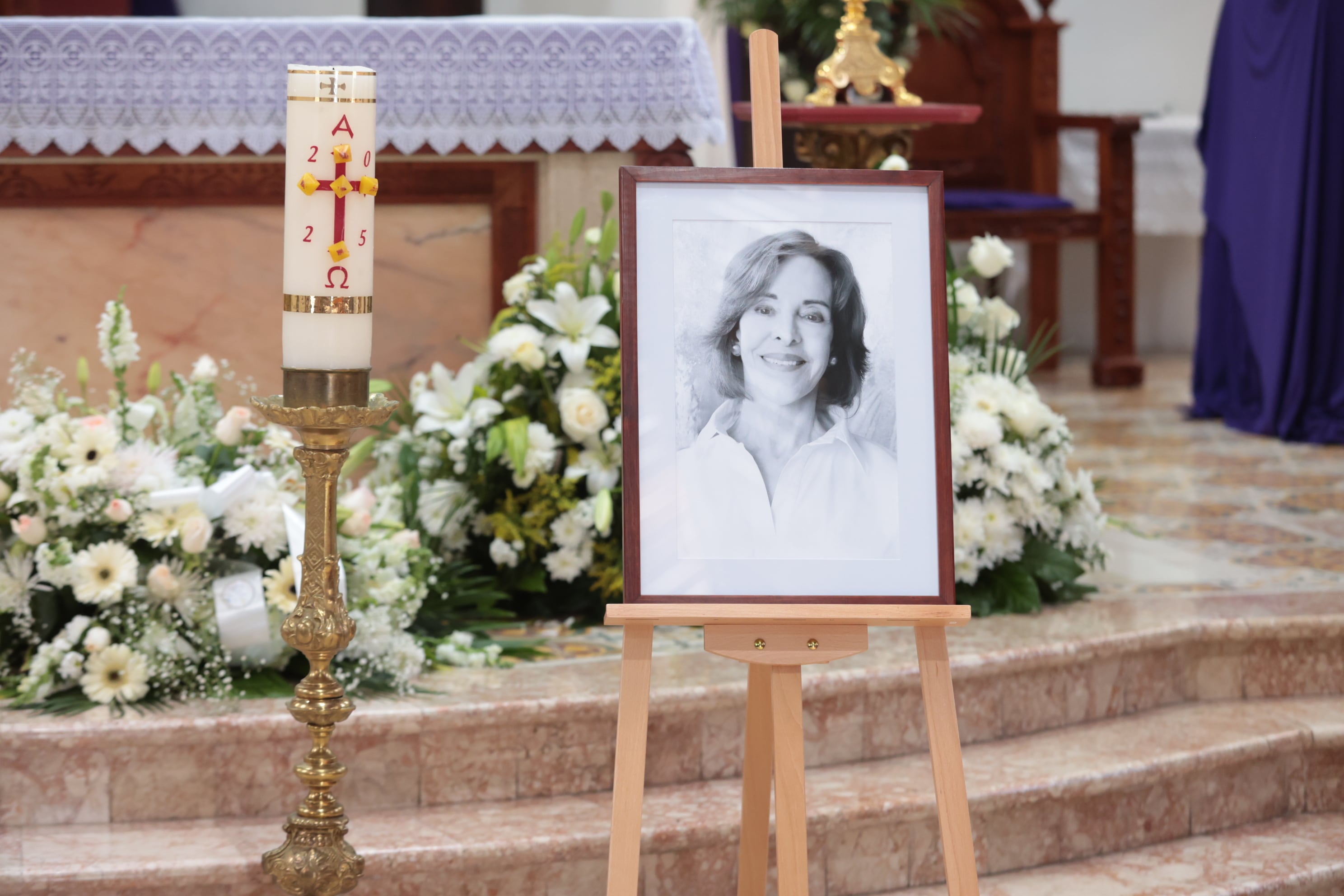 18/03/2026/ Funeral de Lorena Clare en la parroquia de San Rafael de Escazú / Foto John Durán