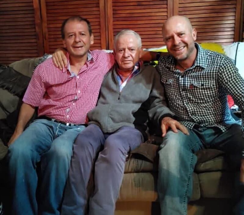 Kenneth Paniagua
Exjugador del Herediano, junto a su padre Filander Paniagua
24 de setiembre del 2025
Tomada de Facebook